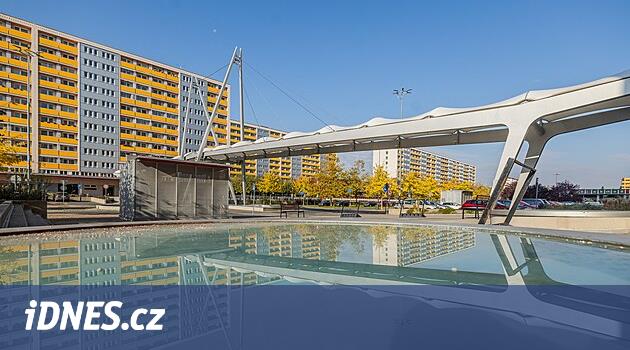 Bulvarın ortası parlıyor, aksi halde mahvoluyor. Hradec onarımlara en erken 2028'de devam edecek