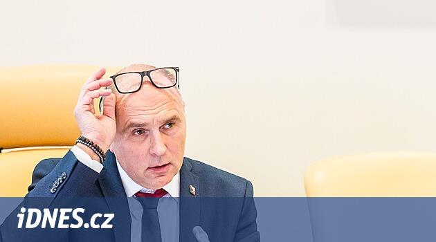 Bölge liderlerinin neredeyse tamamı belediye başkanları ve milletvekillerinden oluşuyor, iki maaş alıyorlar