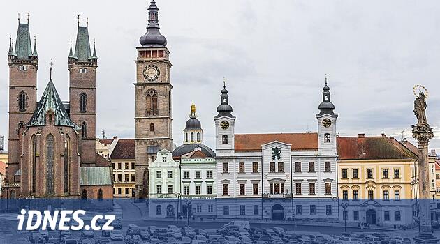 Hradec'in halihazırda Velké náměstí üzerine bir çalışması var ancak bunu girişimcilere göstermek istemiyor