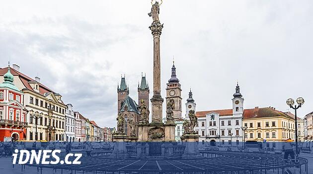 Merdivenler, teraslar, arabalar. Kutlamalar nedeniyle Hradec, kanky'nin güzelliğini geçici olarak iyileştirecek