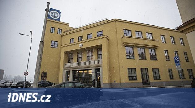 Nová Zbrojovka'nın başlayan patlaması çevredeki insanlara da zorluklar getiriyor