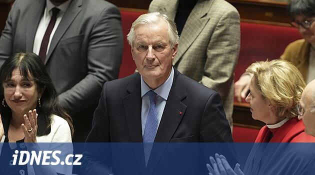 Fransız milletvekilleri 1962'den bu yana ilk kez hükümete güvensizlik oyu verdi