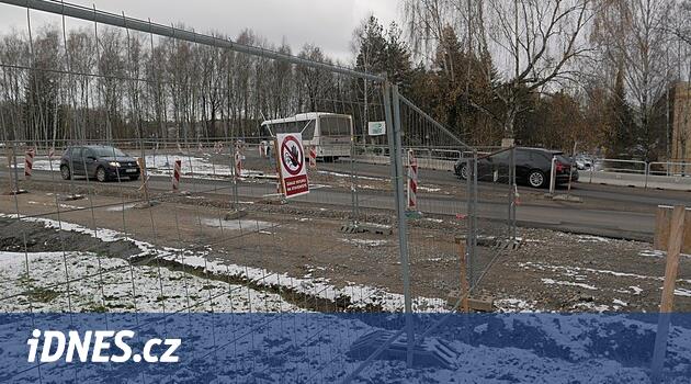Green Mountain veya genel olarak Santini'nin çalışmaları. İnsanlar Žďár'daki kavşakları böyle dekore etmek istiyor