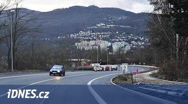 Ústí'deki önemli bir caddenin onarımı çok daha pahalı olacak, çalışmalar bir yılı aşkın süredir devam ediyor