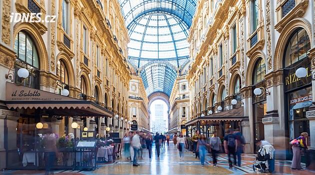Nevíte, co s manželkou? Vezměte ji do města módy. Milán je však i pro chlapy