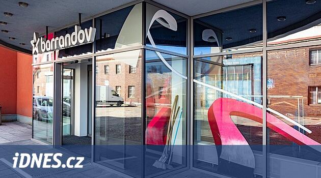 Empresa ve TV Barrandov binaları 759 milyon dolara açık artırmaya çıkarıldı, Prag da payını aldı