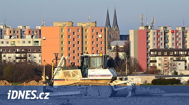 Yol ve otoyol binaları bölgeyi hızlı bir şekilde değiştiriyor ve önümüzdeki yıllarda pardubice'e umut veriyor