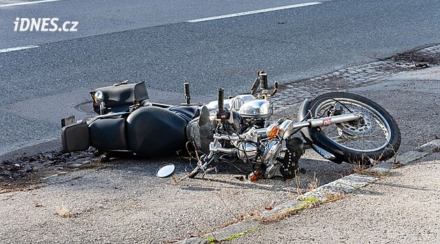 U Rumburku na Děčínsku zemřel v sobotu po střetu s osobním autem motocyklista