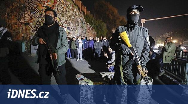 Suriye'de Aleviler protesto düzenledi, polis birini vurdu, beşini yaraladı