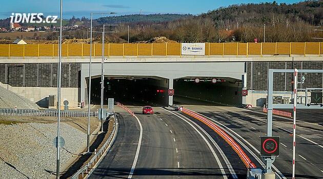 Geçen yıl České Budějovice çevre yolundan 5,4 milyon araba geçti