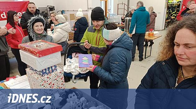 Seller 2024 | Hayırseverler, Béla'nın bitkin sakinlerine tatlılar ve hediyeler getirerek tezahürat yaptı