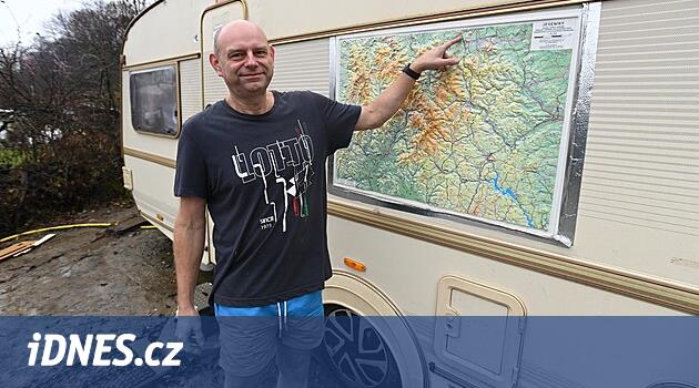 Seller 2024 | Selden sonra adam bir sirk çadırında yaşıyor ve nehir kenarındaki evini inşa etmeye devam etmek istiyor.