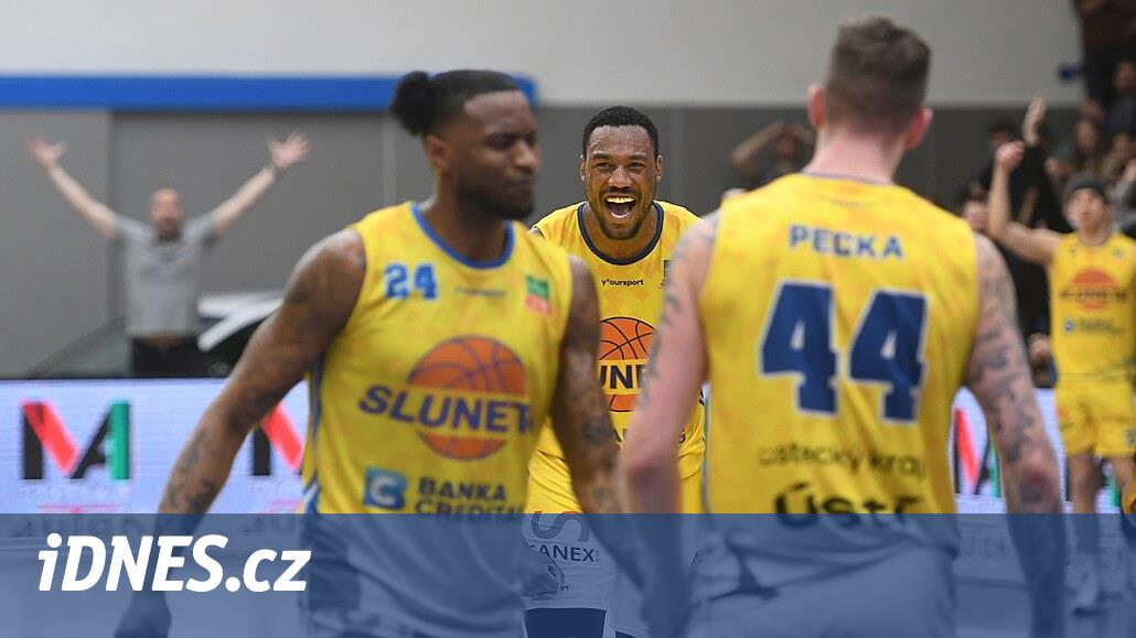 Ústí'nin basketbolcuları USK'yı bir kez daha yendi ve Opava'nın yerini ikinci sırada aldı