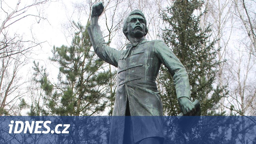 Havlíčkův Brod, yazarın heykelini ve St. Audrey kilisesini aydınlatmayı değerlendirecek