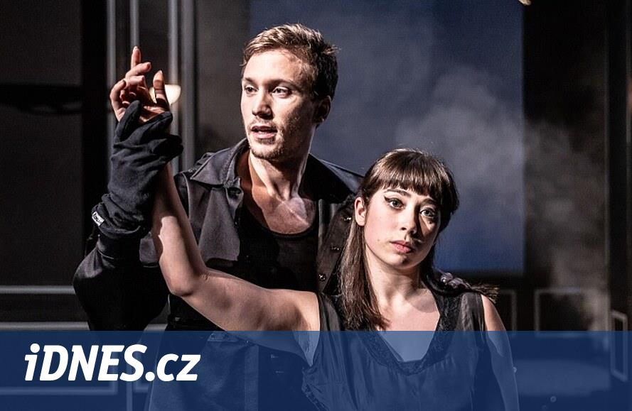 İNCELEME: Kara Kale, bir kelime savaşı. Hradec'teki Chamber Hamlet muhteşem