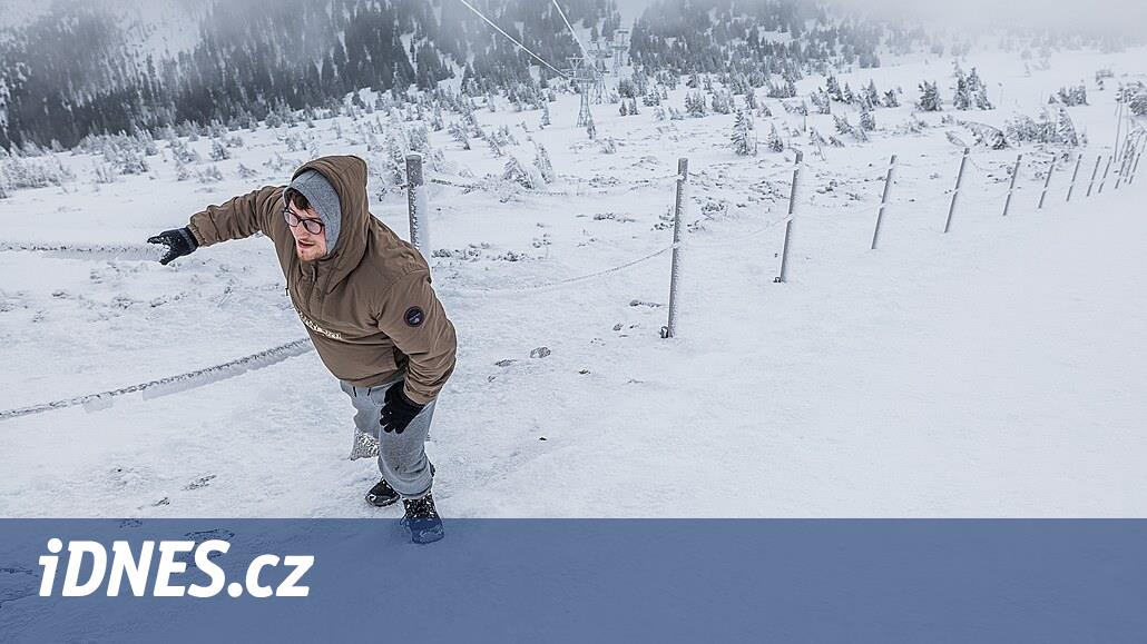 Jeseníky'deki bahar tatili sadece kayakçılara zarar vermedi, temizlik sırasında da insanlar yaralandı