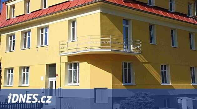 Eskiden müzik burada duyulurdu, yeniden yapılanma sonrasında eski okulun derslikleri yeni apartman dairelerine dönüştürüldü