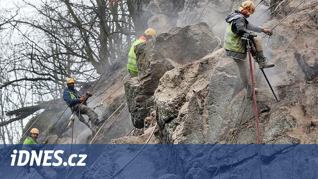 Spa'daki tehlikeli kaya yine tehdit altında, sonunda koruyucu bir ağla kaplanacak
