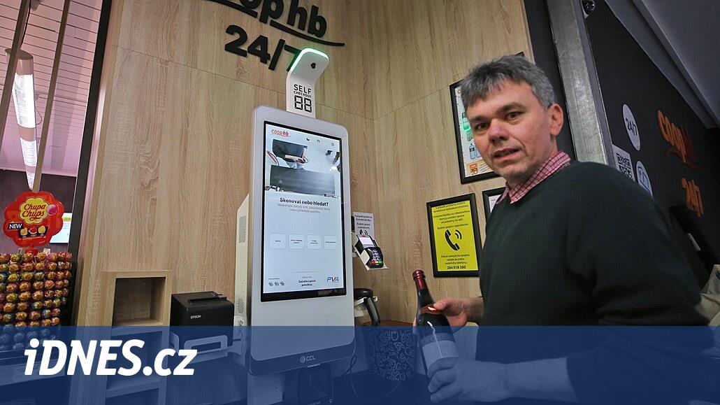 Vysočina'daki ilk mağazayı satıcılar olmadan açtı, kameralar müşteriyi asla gözünün önünden ayırmadı
