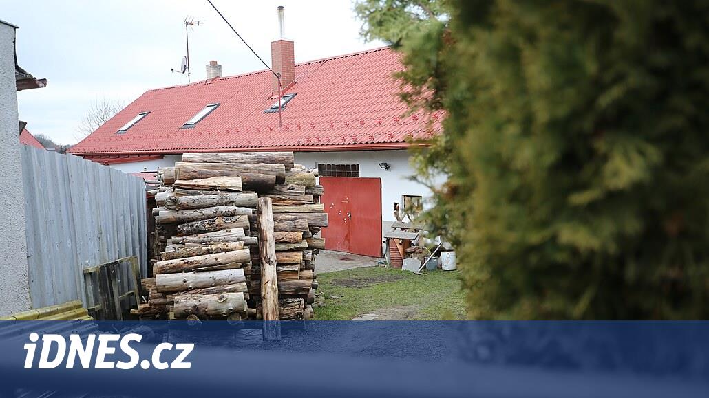 Polis Jihlavsk'ta 17 yaşındaki bir genci cinayetle suçladı, genç adam çekiçle öldürdü