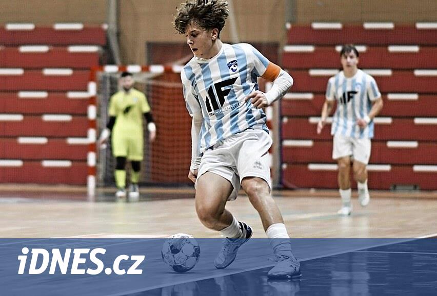 Futsal ve futbol oynuyor. Tomáš Pečenka bunu ek ve ekstra eğitim olarak alıyor