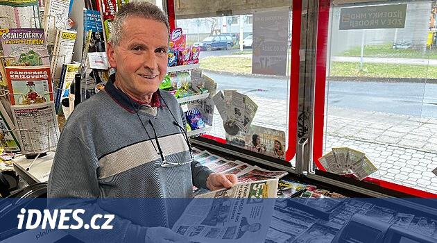 Ticarette otuz beş yıldır. Tesisin sahibi, buraya gelen çocuklardan bazılarının zaten ebeveyn olduğunu söylüyor