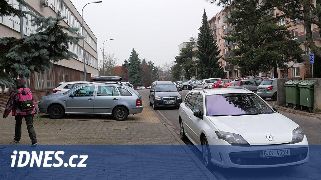 Žďár'da dört yüz park yeri yok ve ücretli bölgeler yardımcı olabilir