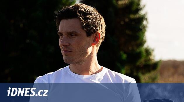 VİDEOLARDAKİ TRENDLER: Pavel Callta ölen annesine şarkı söylüyor, Mydy toksik ilişkilerle uğraşıyor
