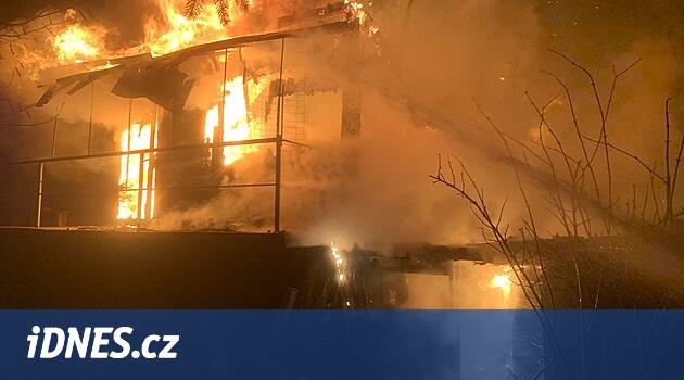 Frýdecko-Místek'te çıkan yangında bir kadın ciddi şekilde yandı, onun için helikopter uçuruldu