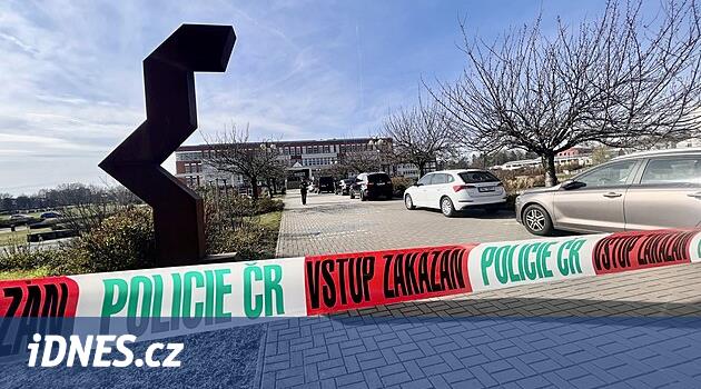 Duyuruda, okullara yönelik tehditlerin arkasında bir öğrencinin olduğu belirtildi. Polis versiyonu doğrulamadı