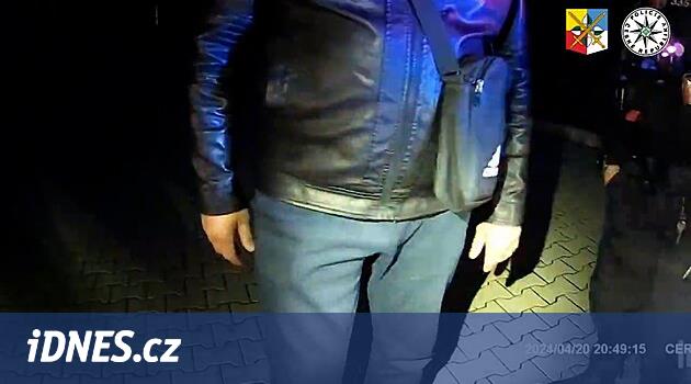 Sarhoş bir sürücü Brandýs'in içinden geçti. Kişi başı 4 bin, ardından polise rüşvet verdi