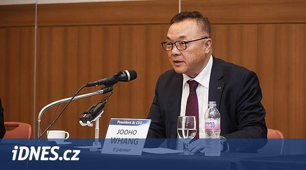 Başkan Khnp, Amerikan şirketi Westinghouse ile dezavantajlı bir anlaşma konusunda eleştirmeye devam etti ve ofisten çekildi.