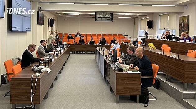 Ostrov yarım milyon dolarlık bir sözleşmeyi sözleşmesiz yönetiyor