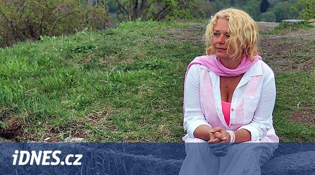 Erotik kısa öyküler yazardı, şimdi kitapta annesinin ölümüyle baş ediyor