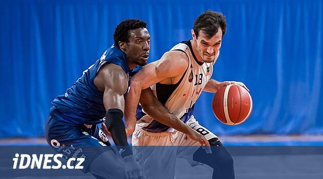 Opava uzatmayı Prag'da bir yenilgiyle bitirdi, Děčín Brno'da oyunu tersine çevirdi