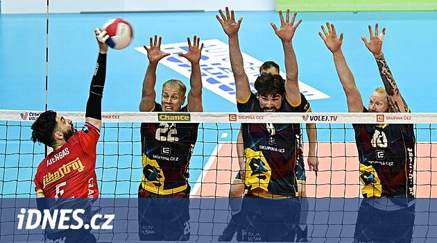 České Budějovice'nin voleybolcuları finalin başında Prag'da Aslanları evcilleştirdi
