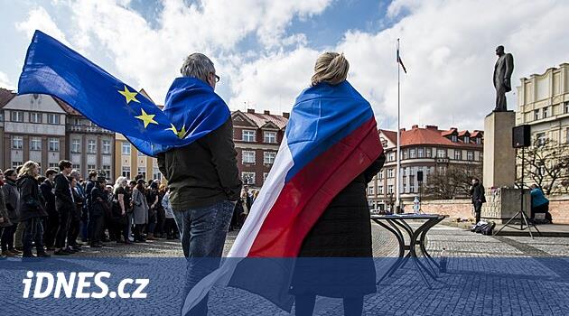 Bu yıl 1 Mayıs kutlamaları sırasında Çek Cumhuriyeti AB'deki yirmi yılı anacak