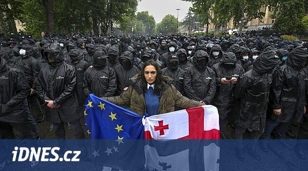 Gürcistan Rusya'nın bel kemiğidir.  Ancak uzman, onun için oyunun kısmen kaybedildiğini söylüyor