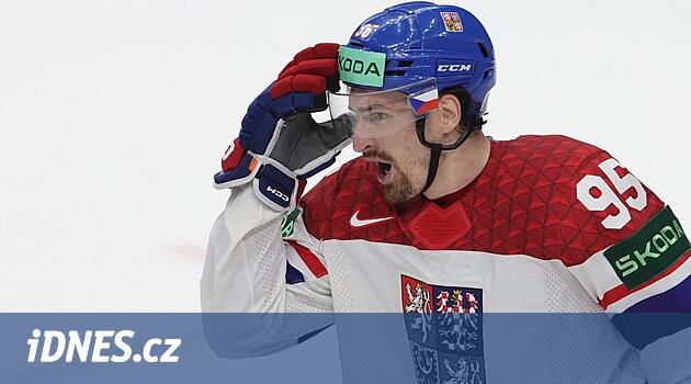 Hokey oyuncusu Daniel Voženílek, Puck'ın vurulmasından sonra kırık bir kemiğe sahip