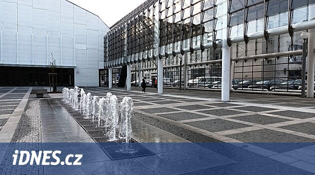 Teplice Kültür Evi'nin onarımı planların farklı olması nedeniyle daha uzun sürecek