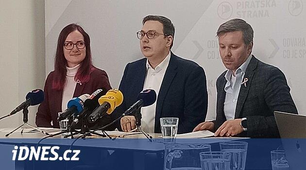 Korsanlar yanlış bilgilerle mücadele etmeyi planlıyor.  Putin Avrupa seçimlerini etkilemekle ilgilendiğini düşünüyor