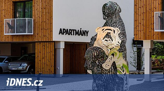 Oyun mu oynuyorlar yoksa seks mi yapıyorlar?  David Černý'nin yaptığı köpek heykeli bazı yöre halkını öfkelendirdi