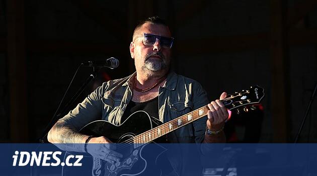 Rockçı Zahrádek öldü. Carmen, Czech Faith No More ve Pop Killers filmlerinde oynadı.
