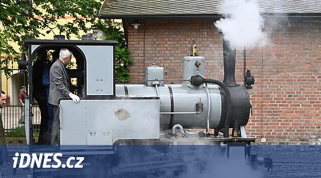 Başkan müzede kendi parasını bastı, ziyarete sıkı önlemler eşlik ediyor
