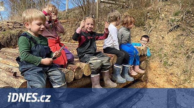 Mariánské Lázně popüler orman kulübündeki küçüklere yönelik bir gruba destek verdi