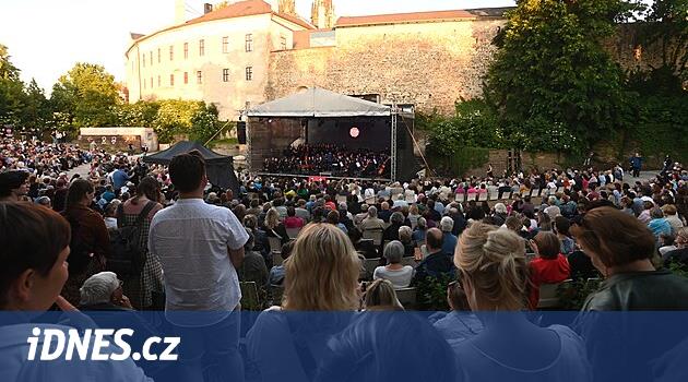 Filarmoni konseriyle bir kez daha birleşmeye hayır dedi, 2 buçuk bin kişi geldi