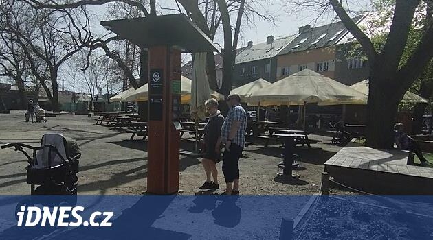 Bisikleti veya cep telefonunu şarj eder ama aynı zamanda hayat kurtarır. Bisiklet standı aynı zamanda defibrilatörü de gizler