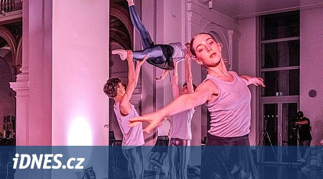 Smetana'nın hayalleri ve Ogoun'un vicdanı. Türler arası bir projeyle her şey beklenmedik bir şekilde birbirine bağlanıyor