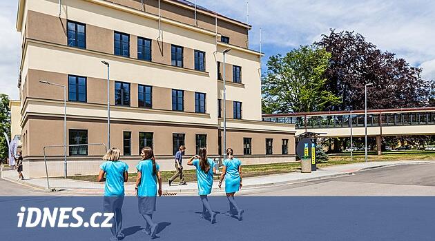Jičín'deki hastane onkoloji ve laboratuvarlara ev sahipliği yapan yeni bir pavyon açıyor