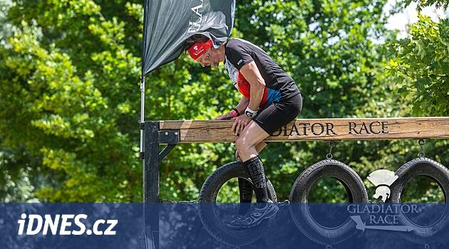 Her köşede bir engel. Bu Gladyatör Yarışı, koltukta oturan patatesler için bile bir macera